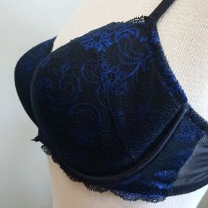 3/$30💥 Blue on Black Plunge Bra Lace (38C?)